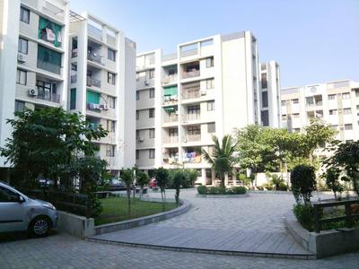 Gallery Cover Pic of Avalon Courtyard