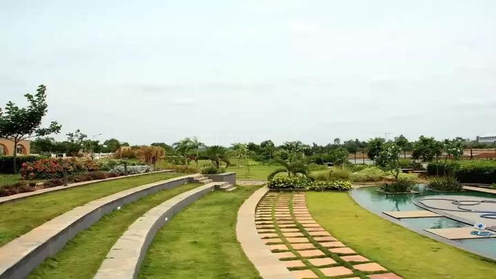 Vakil En Casa Plot Main Image 1