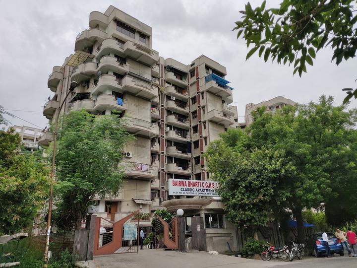 Gallery Cover Pic of Classic Apartment