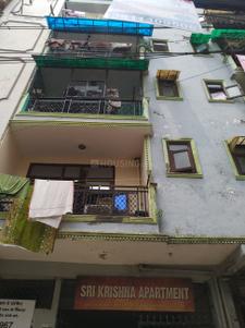 Gallery Cover Image of 1000 Sq.ft 2 BHK Apartment / Flat for rent in Sri Krishna Apartment, Kutchery Road for Rs. 16000