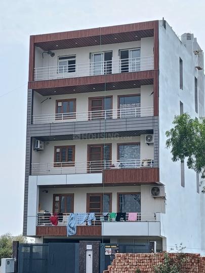 Ultra Luxury Builder Floor Main Image 1