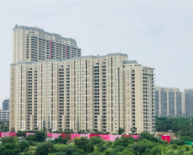 Gallery Cover Pic of DLF Camellias