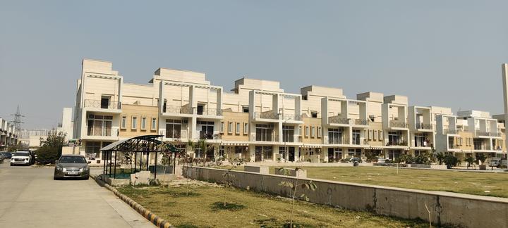 Gallery Cover Pic of Amrapali Dream Valley