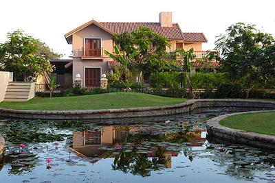 Navratna Kalhaar Bungalows Sec VIII