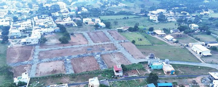 Gallery Cover Pic of Yal