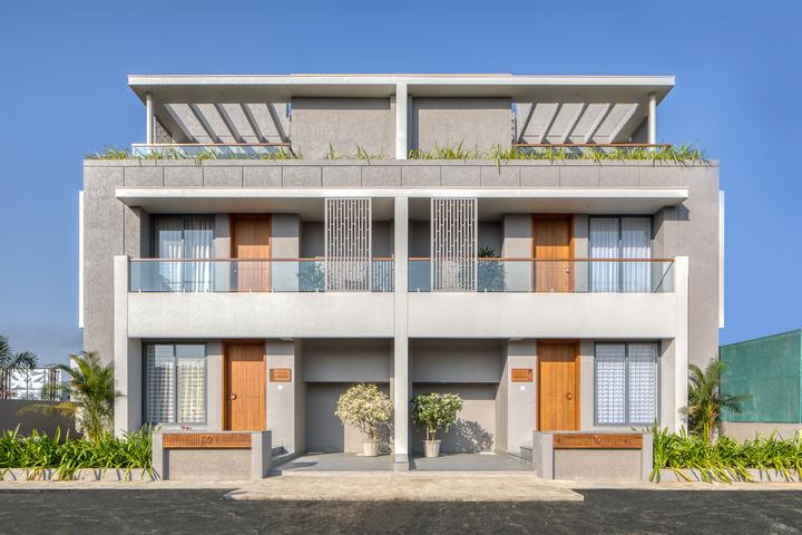 Gallery Cover Pic of Ultima Pearl