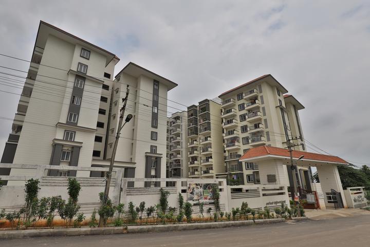 Gallery Cover Pic of Elegant Whispering Winds