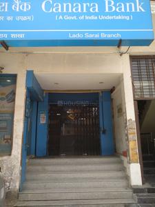 Lado Sarai Banks 1