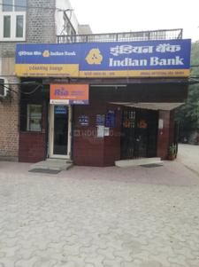 Qutab Institutional Area Banks 1