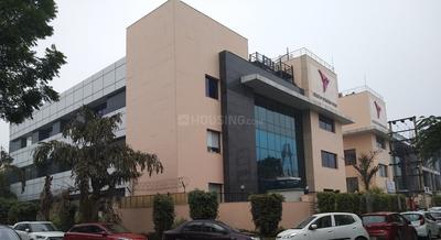 Sector 33 Hospitals/Clinics 1