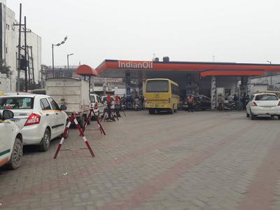 Sector 63 Petrol Pumps 1