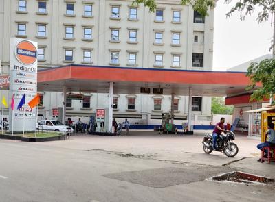 Nigdi Petrol Pumps 1