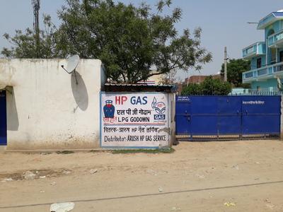 Sector 72 Stores/Shops 1