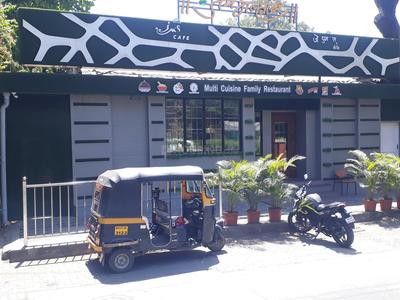 Kalyan West Food & Drinks 1