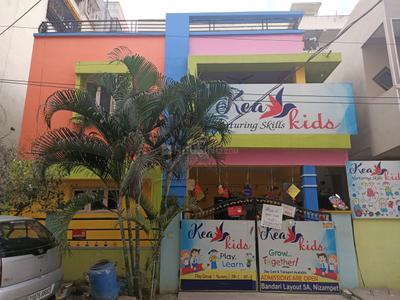 Kea kids play school