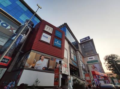 Fatehgunj Shopping Malls 1