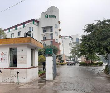 Shalimar Bagh Hospitals/Clinics 1