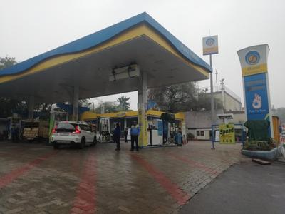 Soami Nagar Petrol Pumps 1