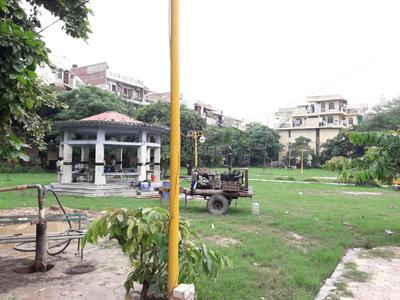 Tri Nagar Parks 1