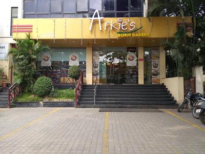 Lulla Nagar Food & Drinks 1