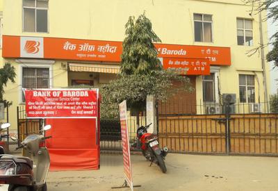 Vasundhara Enclave Banks 1