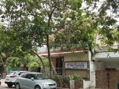 Sector 33 Hospitals/Clinics 1